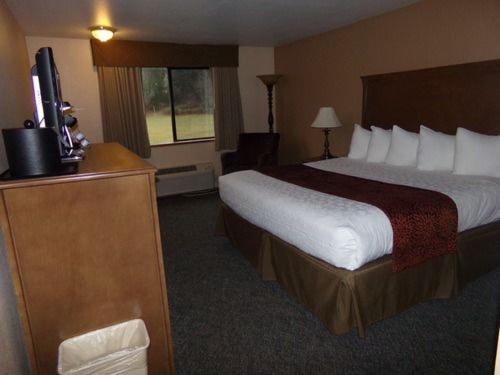| Cowlitz River Lodge