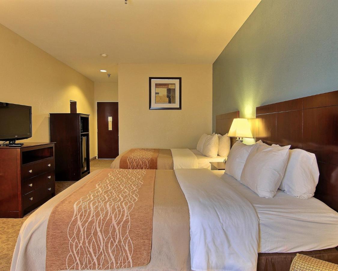 Queen Room with Two Queen Beds - Non-Smoking at Quality Inn Ingleside - Corpus Christi