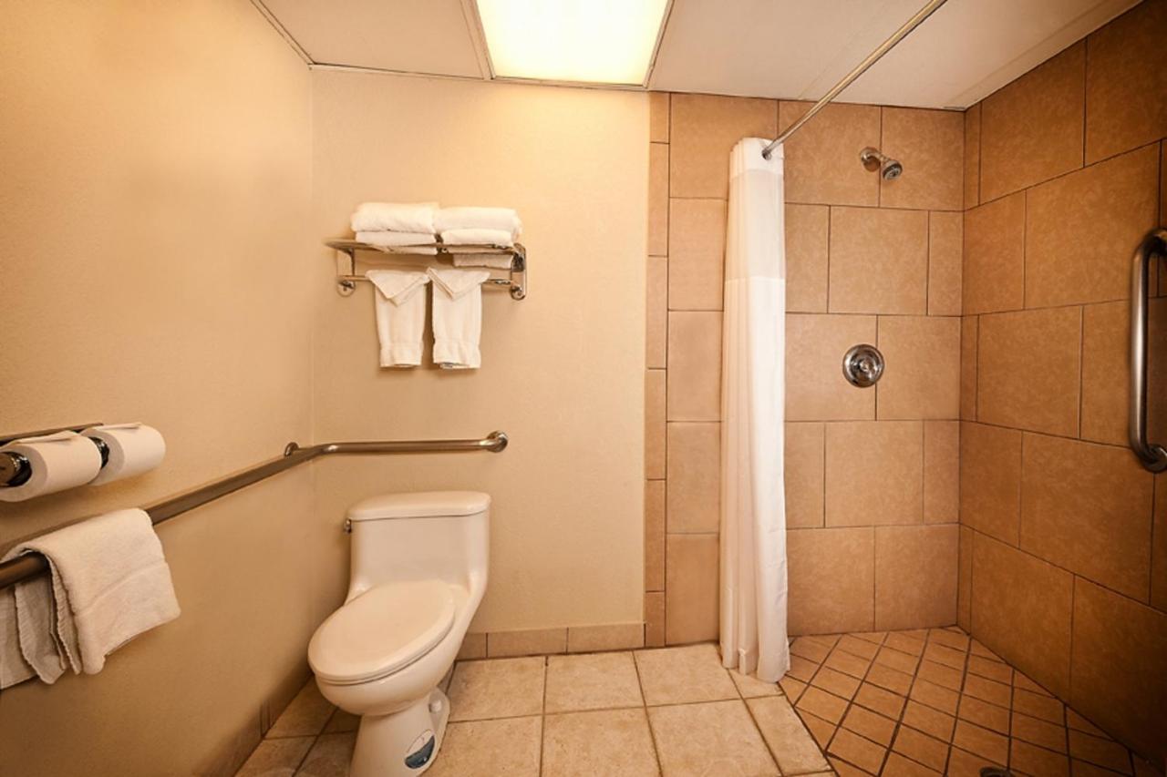 Deluxe Suite at Grand Texan Hotel & Convention Center