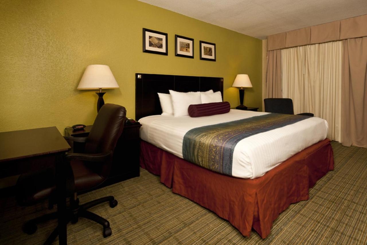 King Room at Grand Texan Hotel & Convention Center