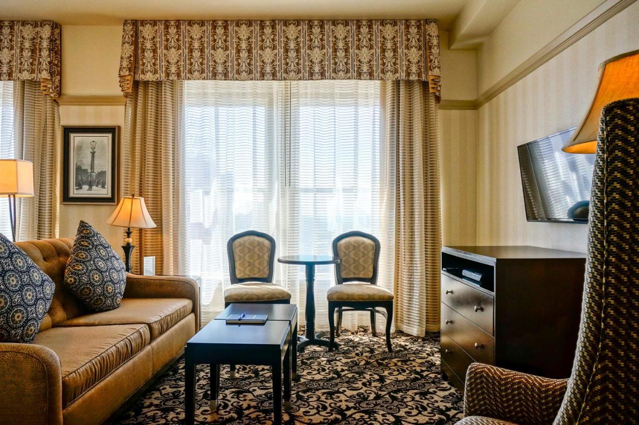 | Gaslamp Plaza Suites