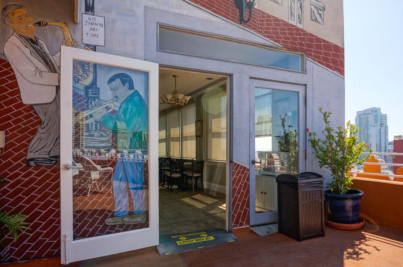 | Gaslamp Plaza Suites