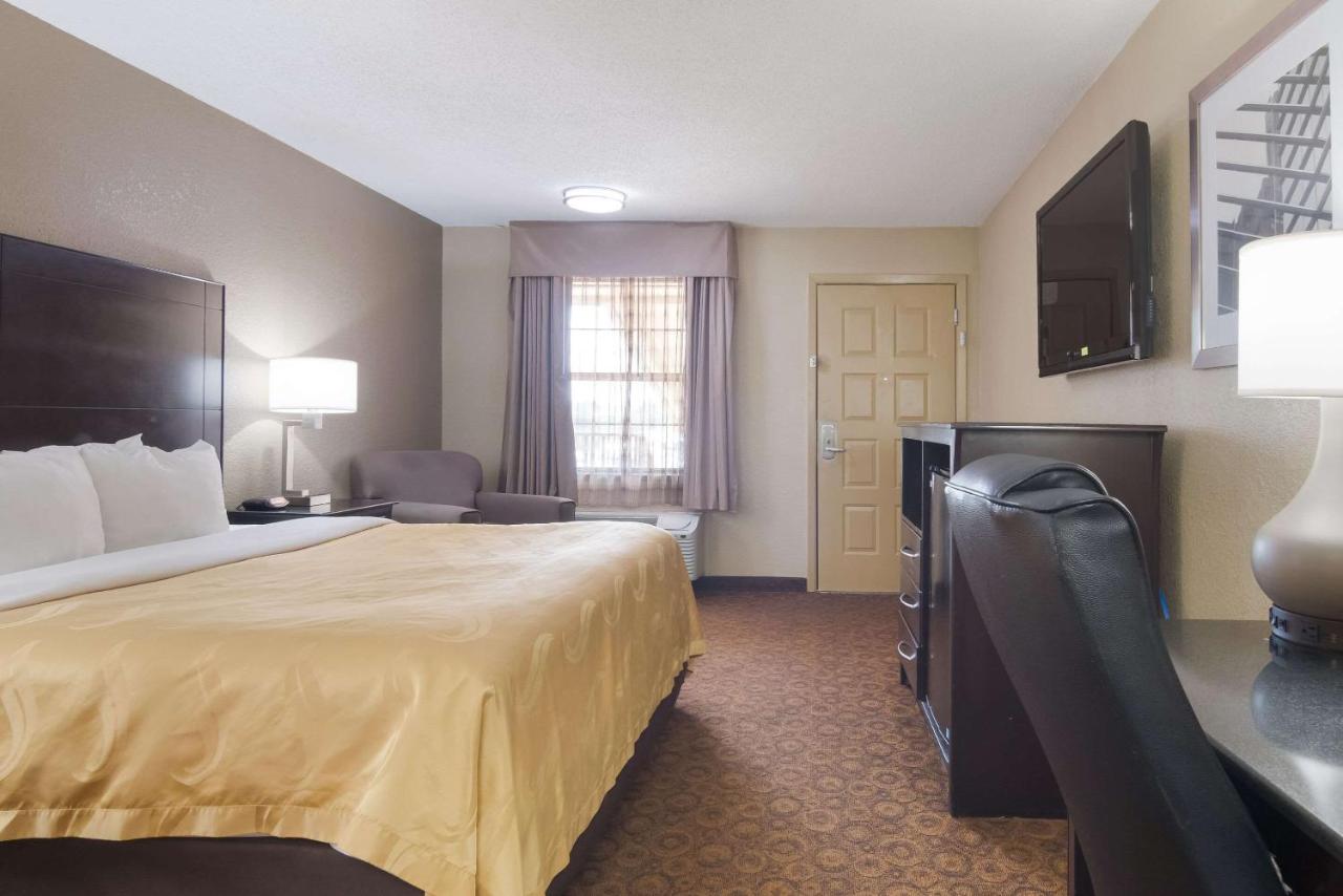 King Room - Smoking  at Quality Inn Magnolia