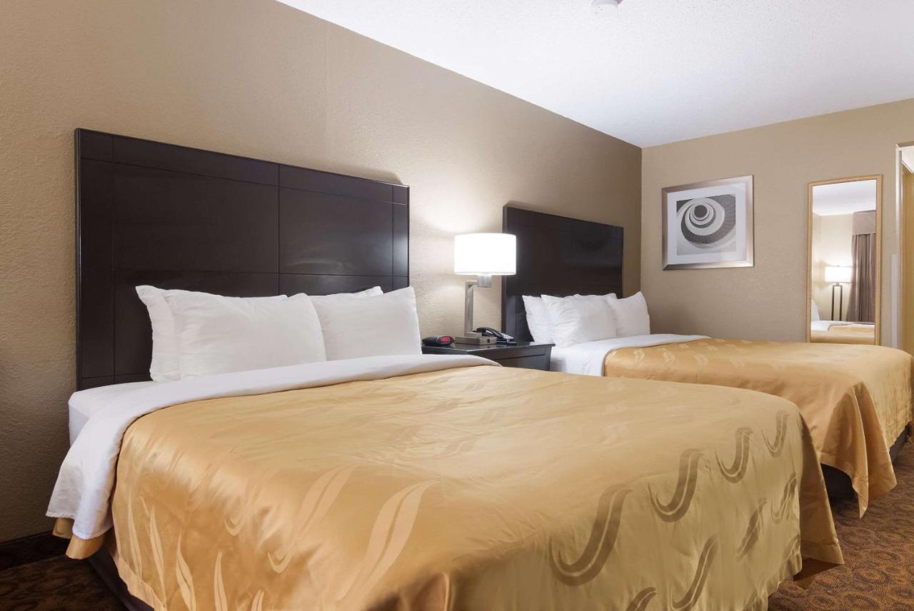 Queen Room with Two Queen Beds - Non-Smoking at Quality Inn Magnolia