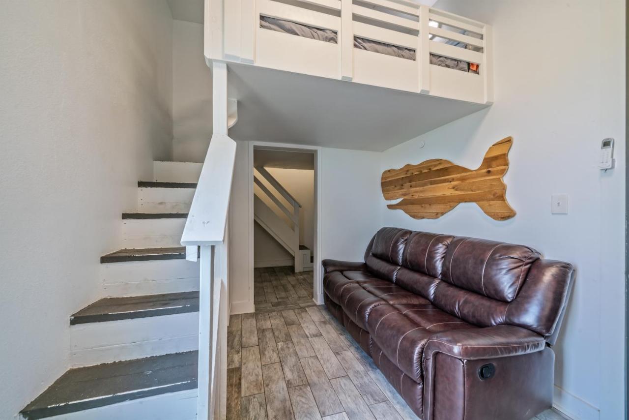 | Boardwalk Resort - Crystal Beach