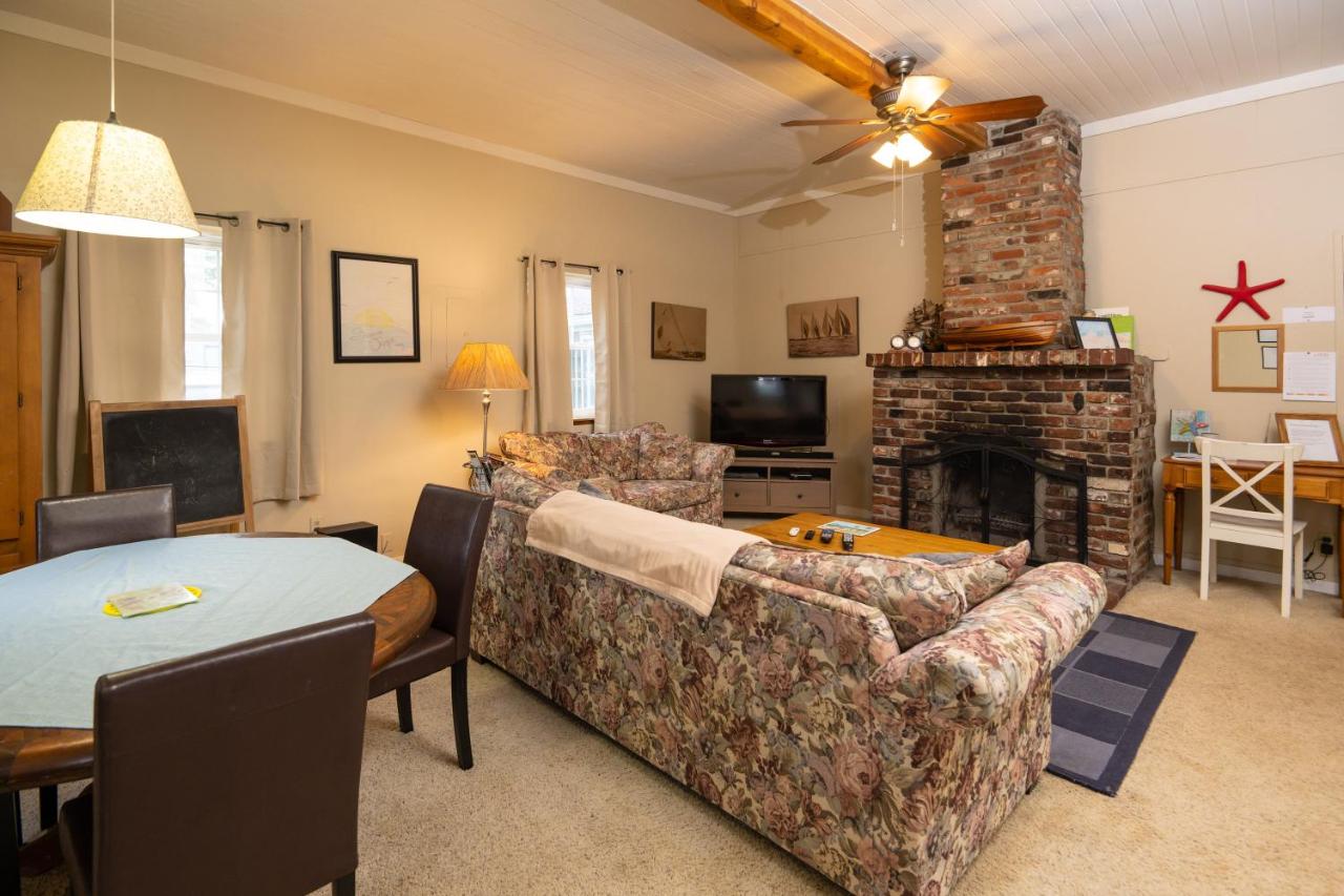  | Karr Beach House on Franklin