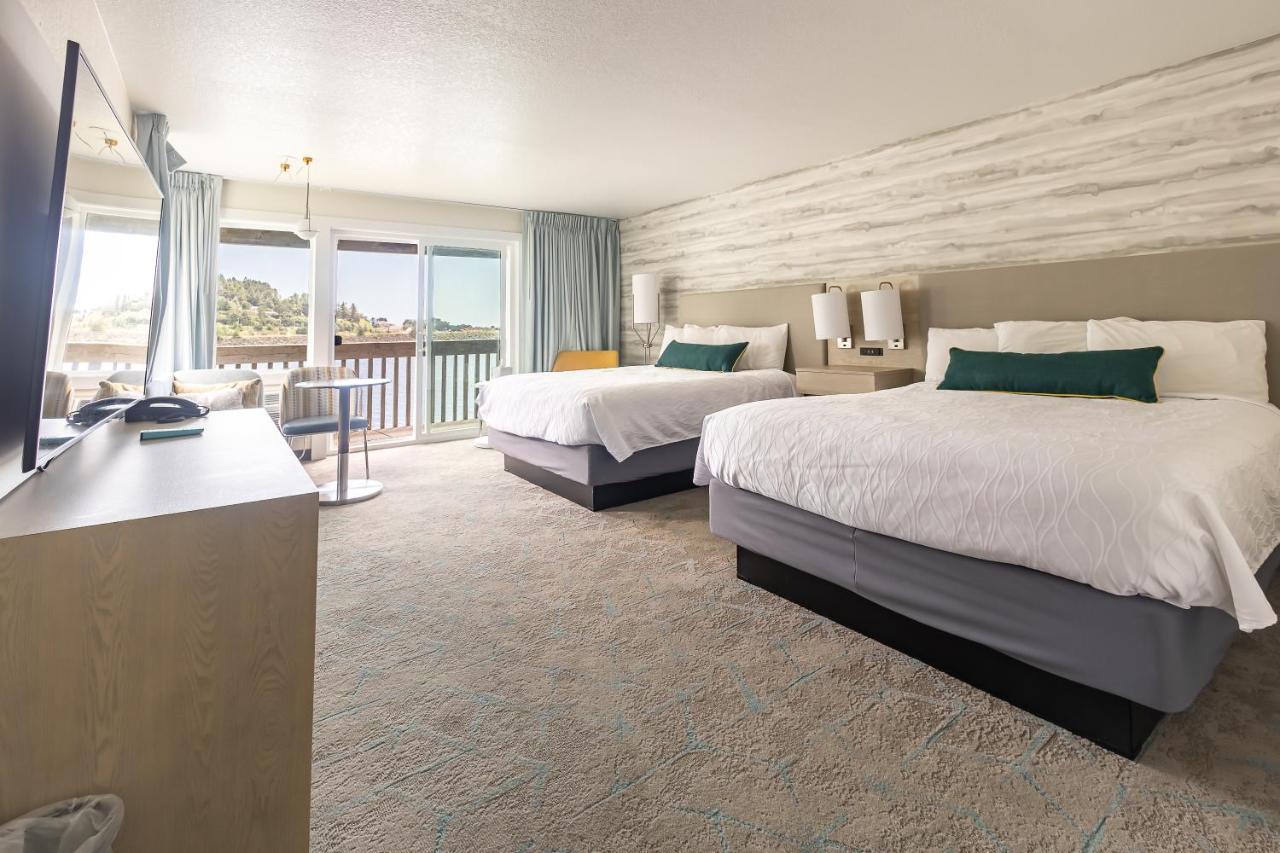 Deluxe Room at Jot's Resort