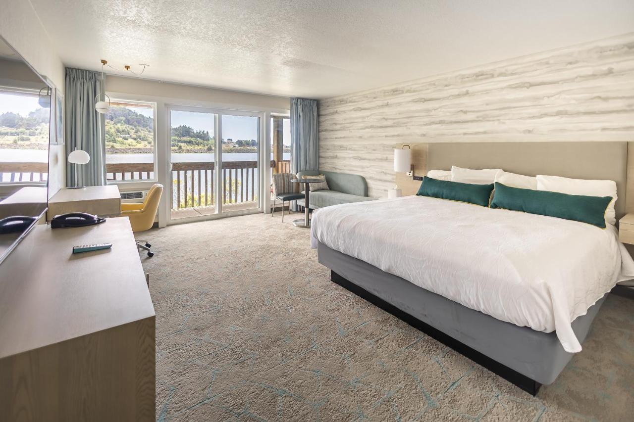 Deluxe King Room at Jot's Resort