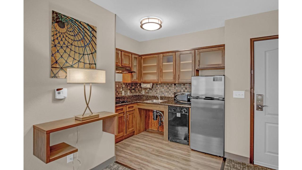 Studio Queen Suite with Mobility Accessible Tub - Non-Smoking at Staybridge Suites Salt Lake-West Valley City, an IHG Hotel