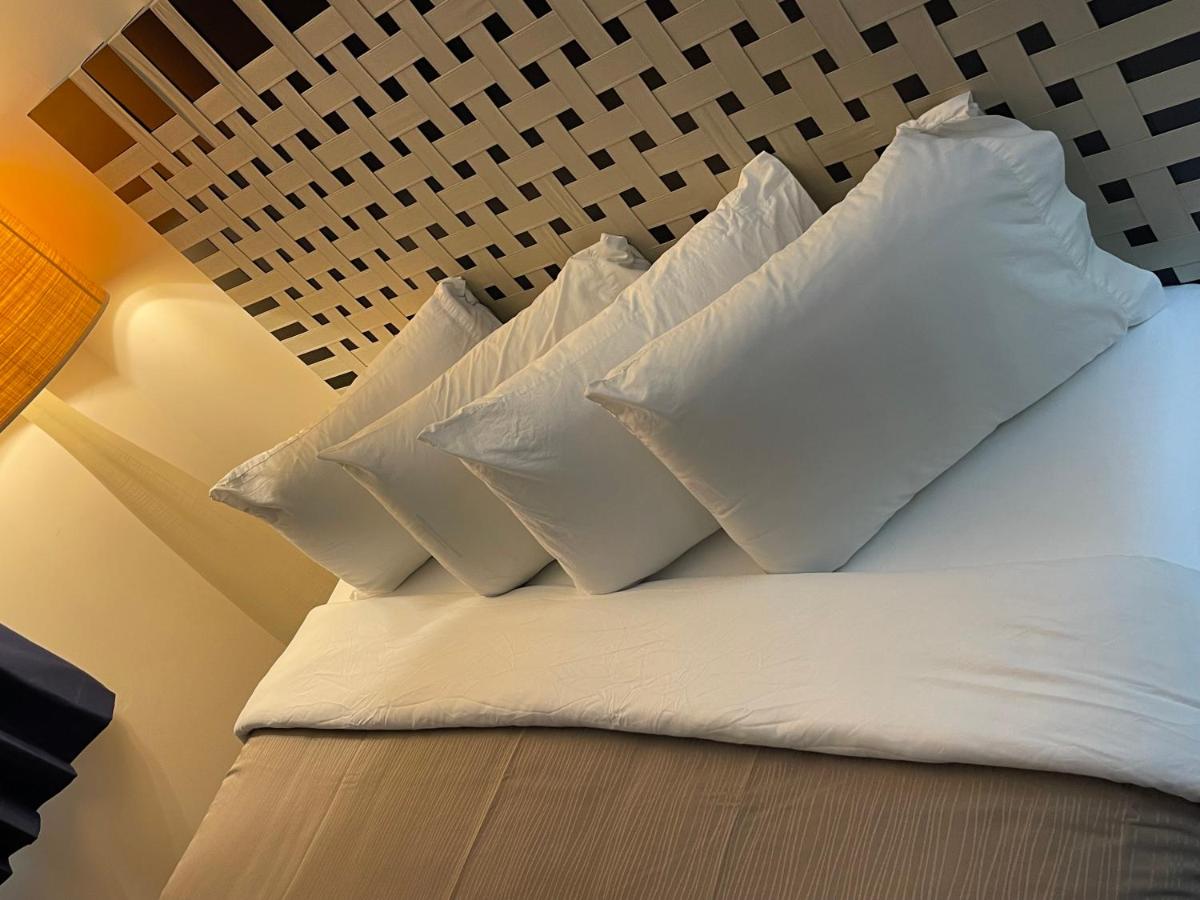 Deluxe King Room at Rodeway Inn Oscoda