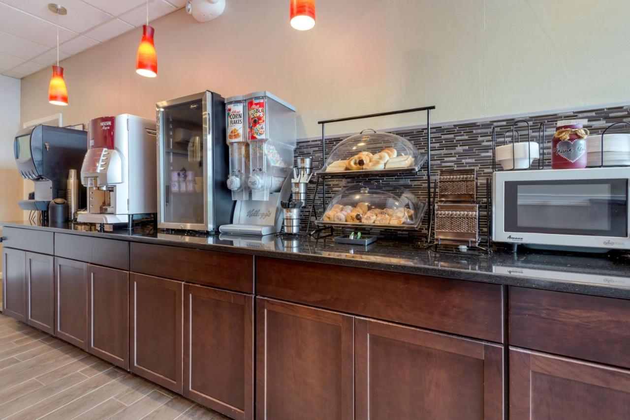| Best Western Plus Poconos Hotel