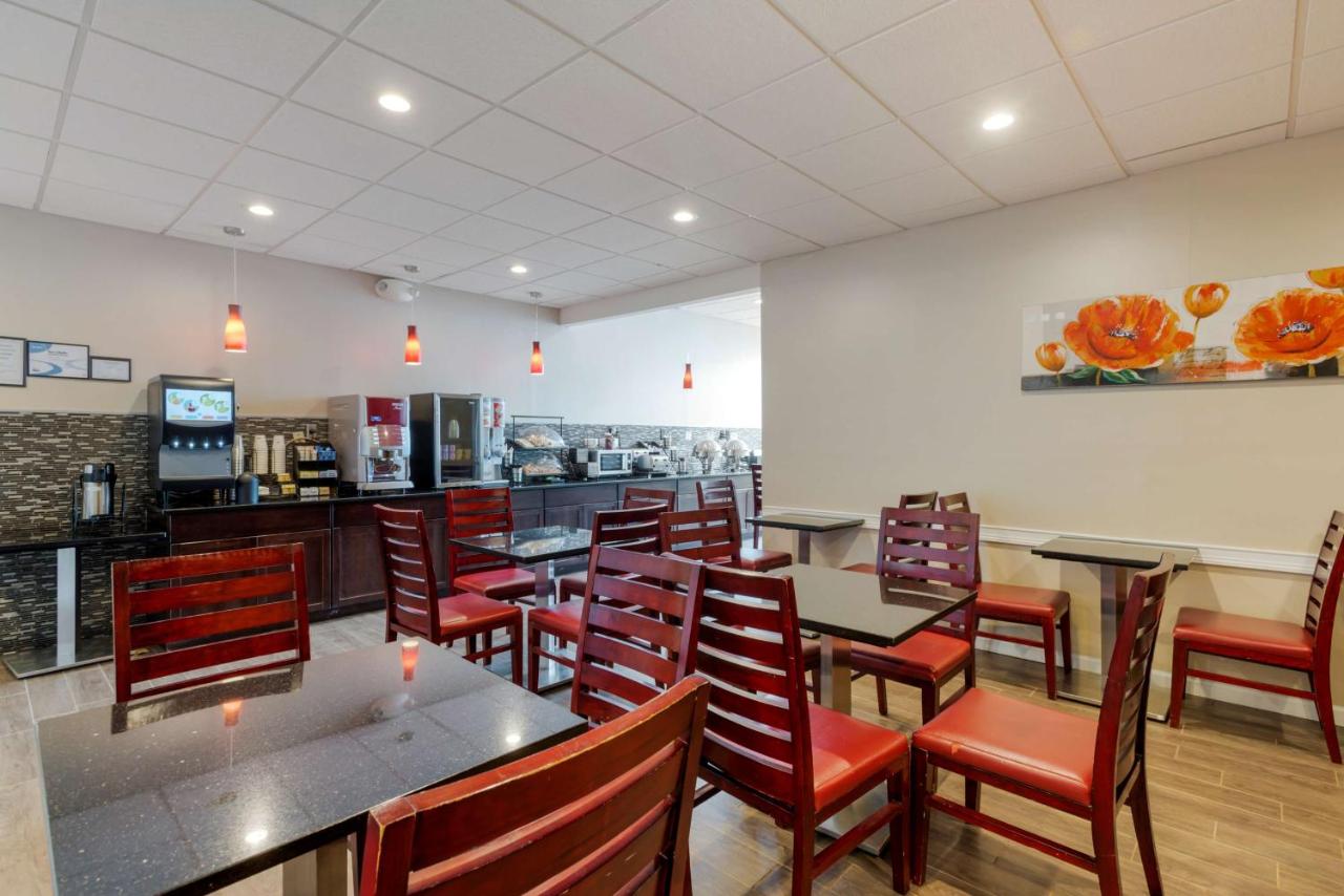 | Best Western Plus Poconos Hotel