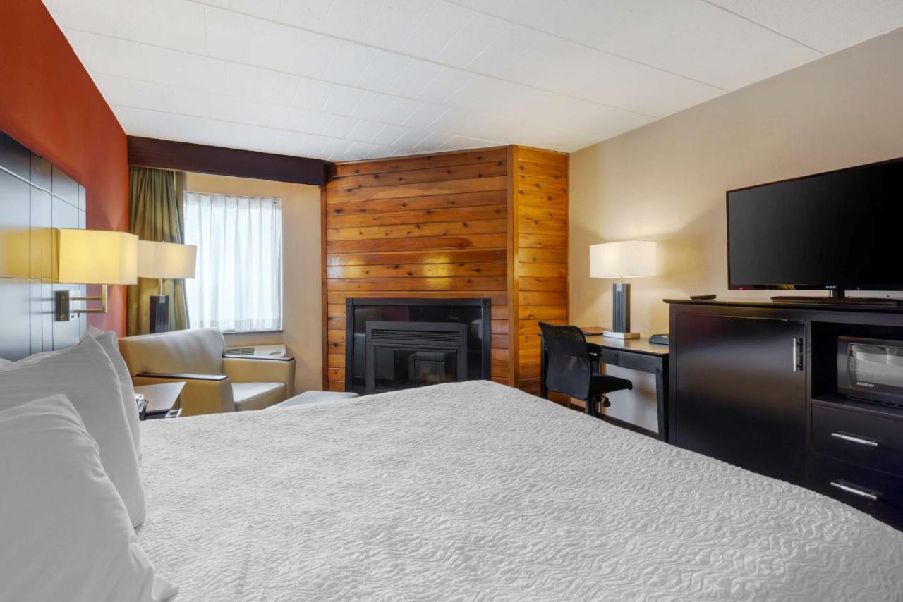 | Best Western Plus Poconos Hotel