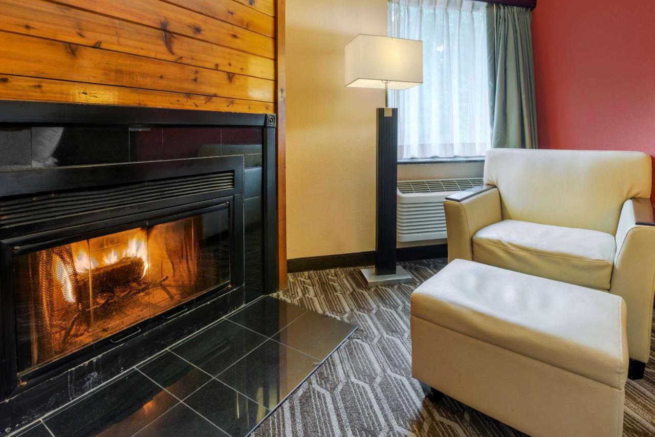 | Best Western Plus Poconos Hotel