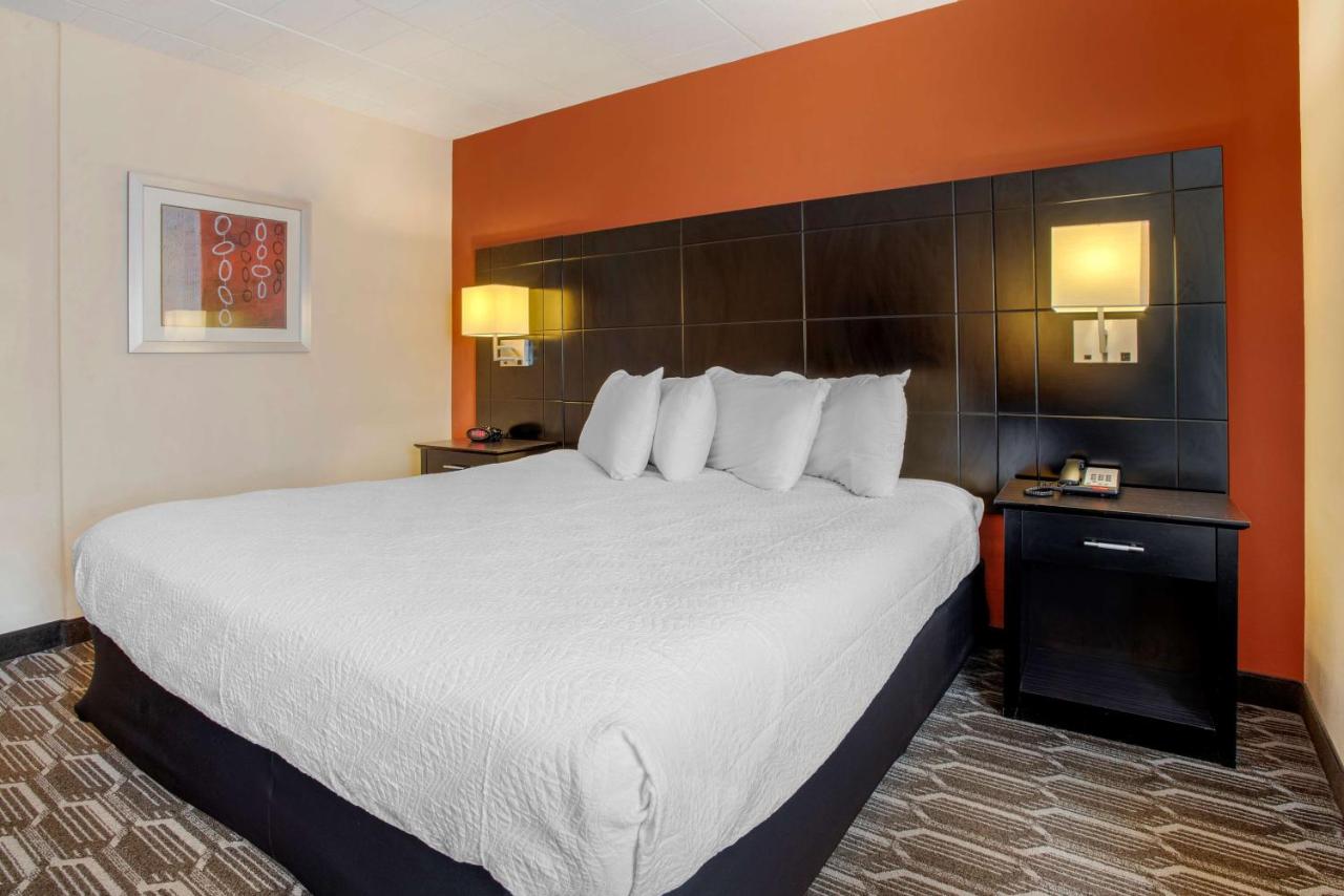 | Best Western Plus Poconos Hotel