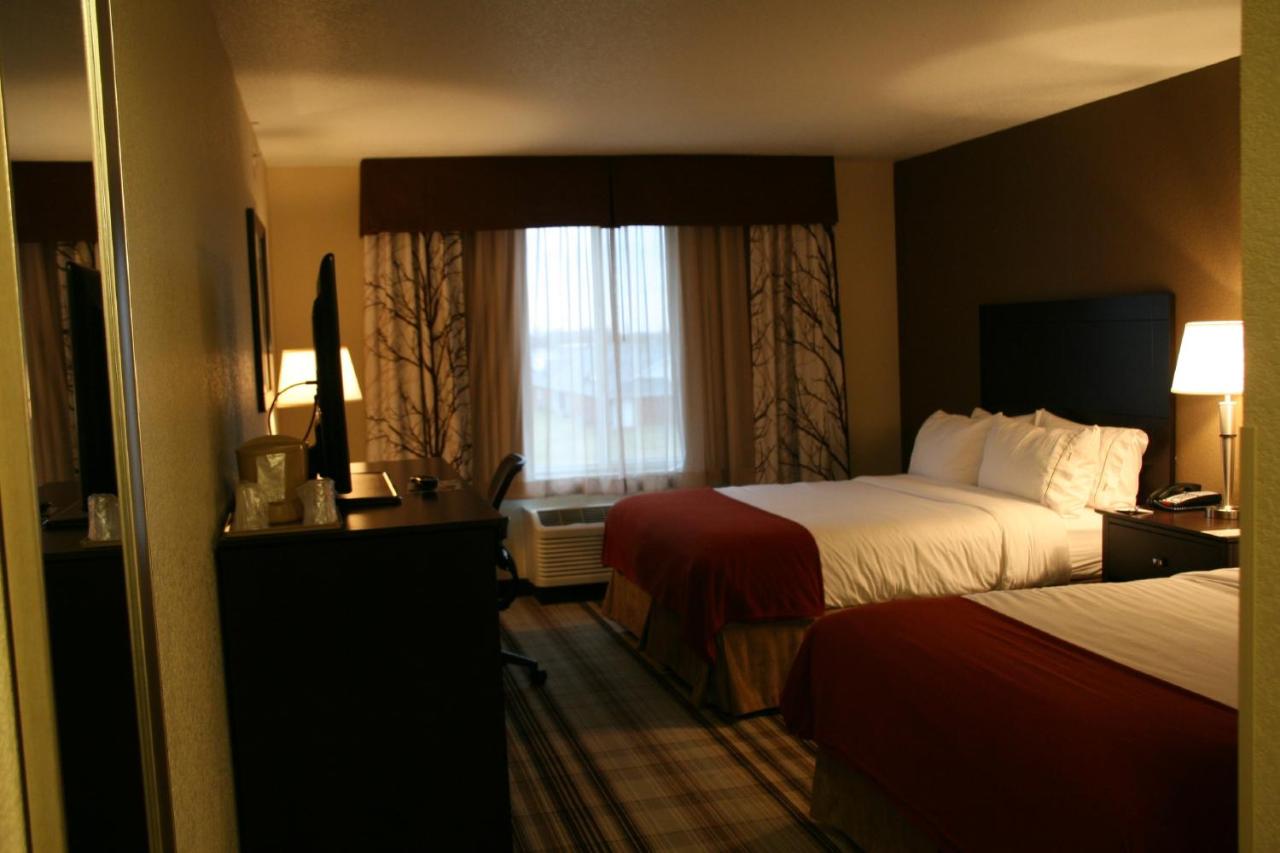  | Holiday Inn Express & Suites Nevada