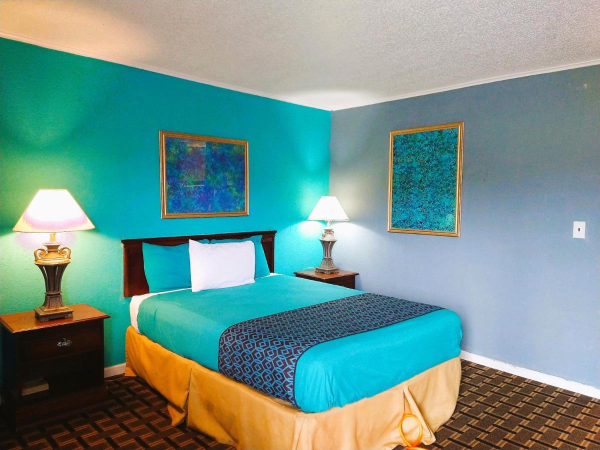  | Grandview Plaza Inn