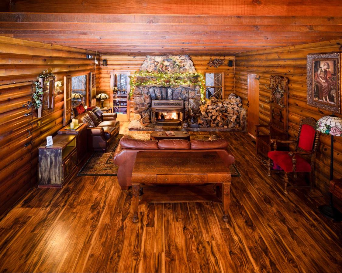 | Gold Mountain Manor