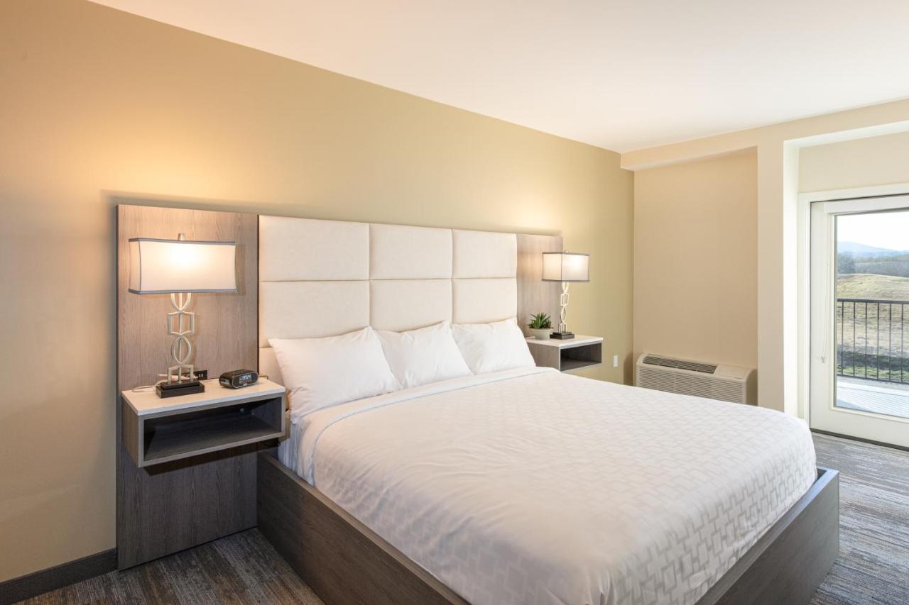  | Apache Gold Resort Hotel & Casino