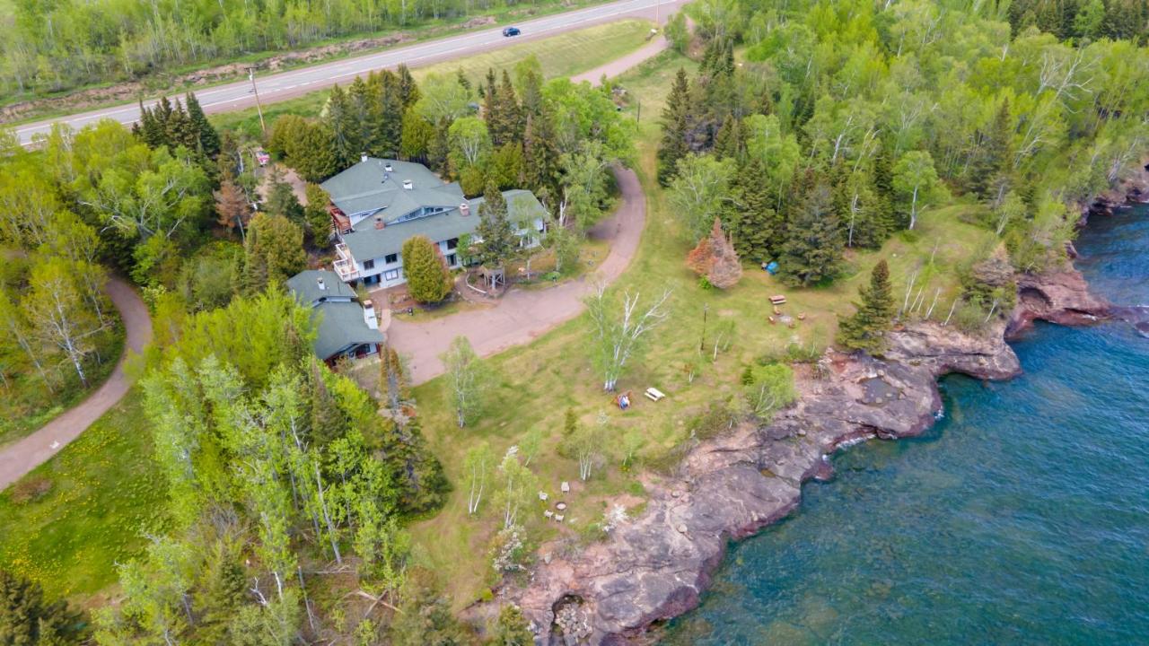 | Thomsonite Inn on Lake Superior