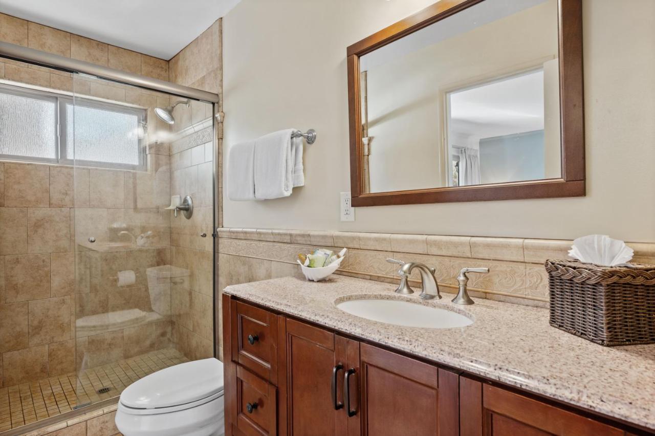 Deluxe Double Room (2 Adults + 1 Child) at Inn By The Harbor