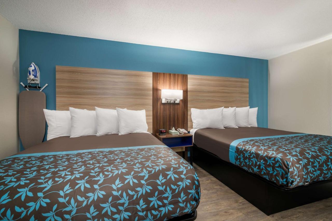 Queen Room with Two Queen Beds at SureStay Hotel by Best Western Lewiston