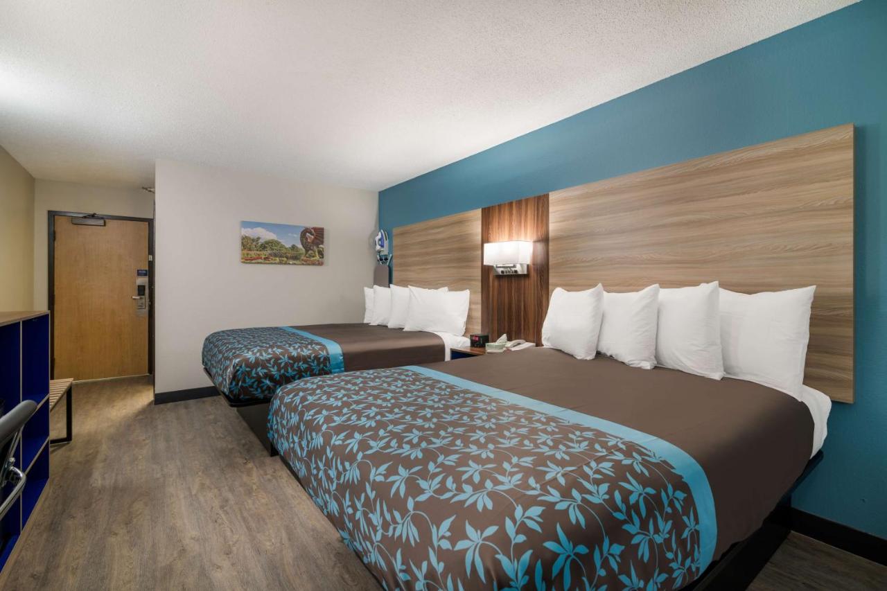 Queen Room with Two Queen Beds at SureStay Hotel by Best Western Lewiston