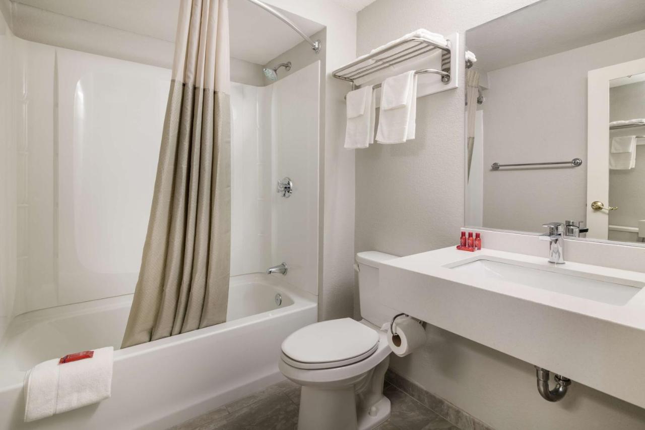 Queen Room with Two Queen Beds at SureStay Hotel by Best Western Lewiston