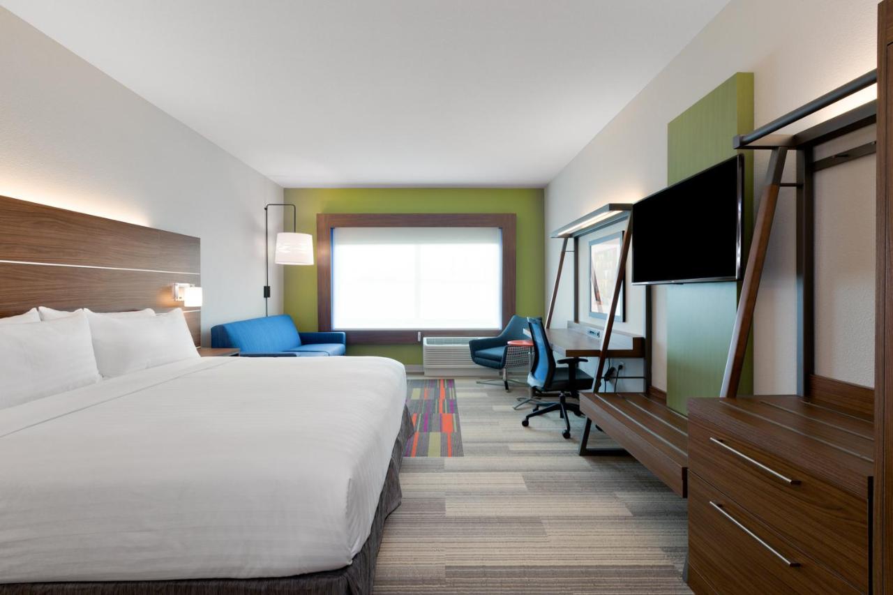 King Suite - Non-Smoking at Holiday Inn Express & Suites Prosser - Yakima Valley Wine by IHG