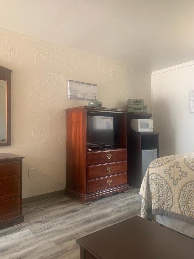 Single Room with Bath at Stepping Inn
