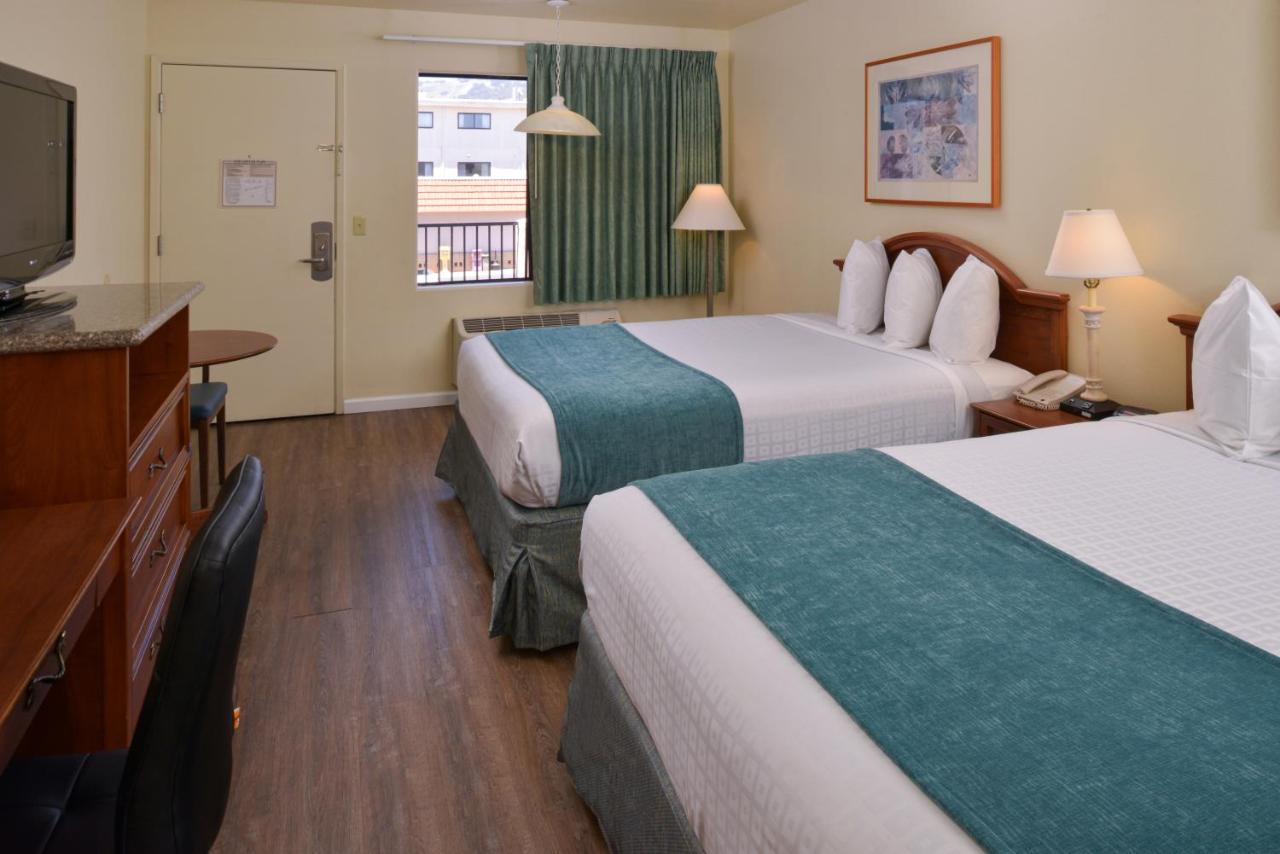  | Edgewater Inn and Suites