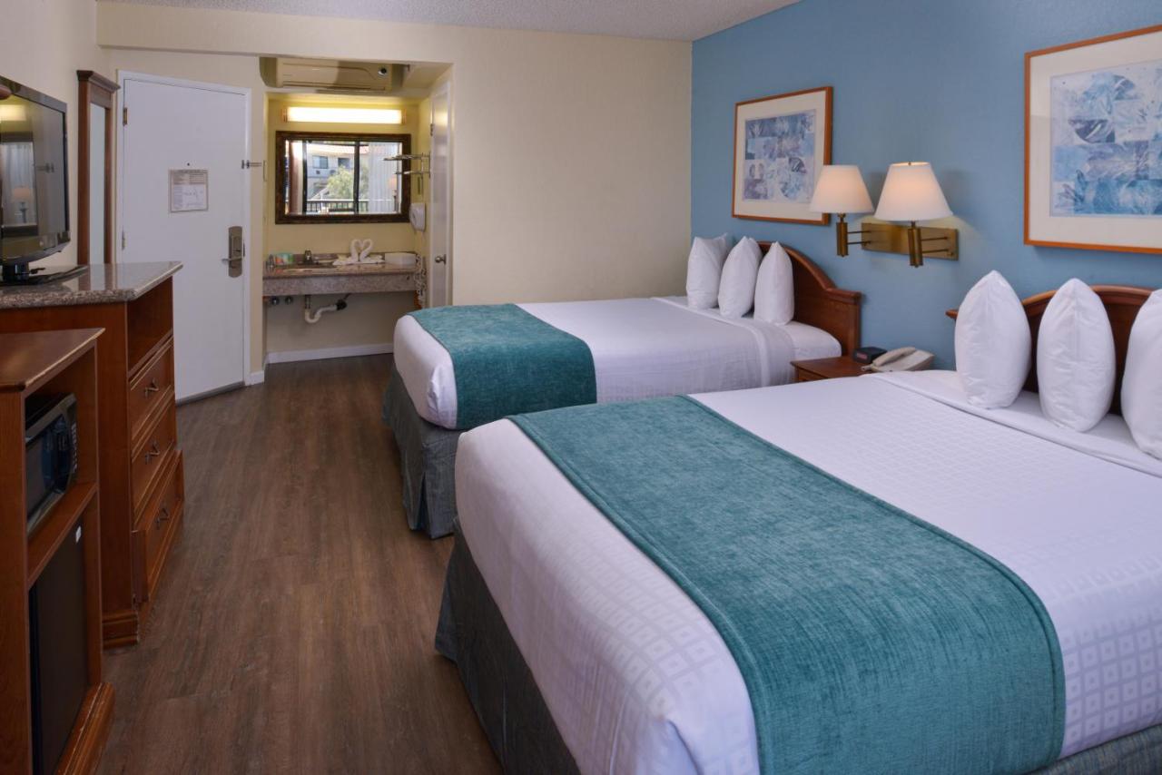  | Edgewater Inn and Suites