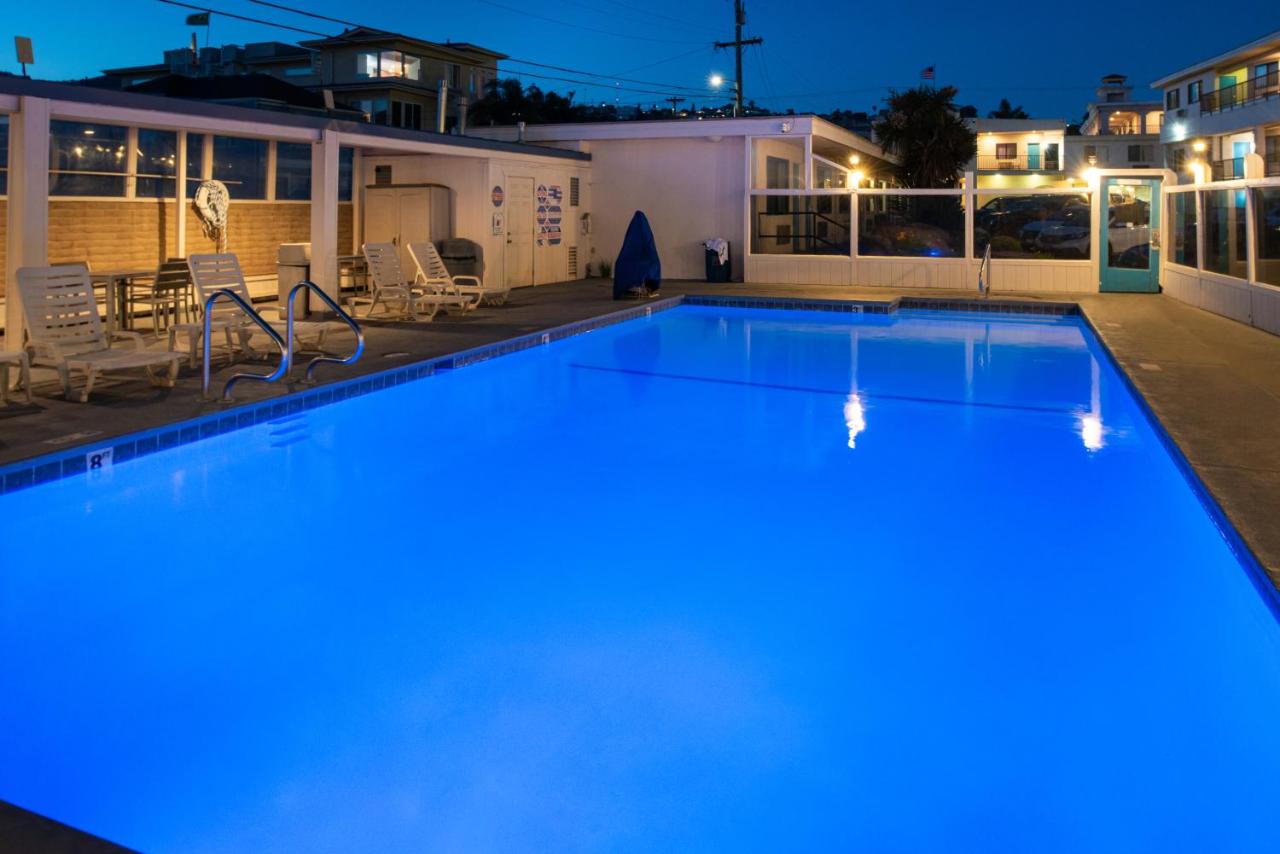  | Edgewater Inn and Suites
