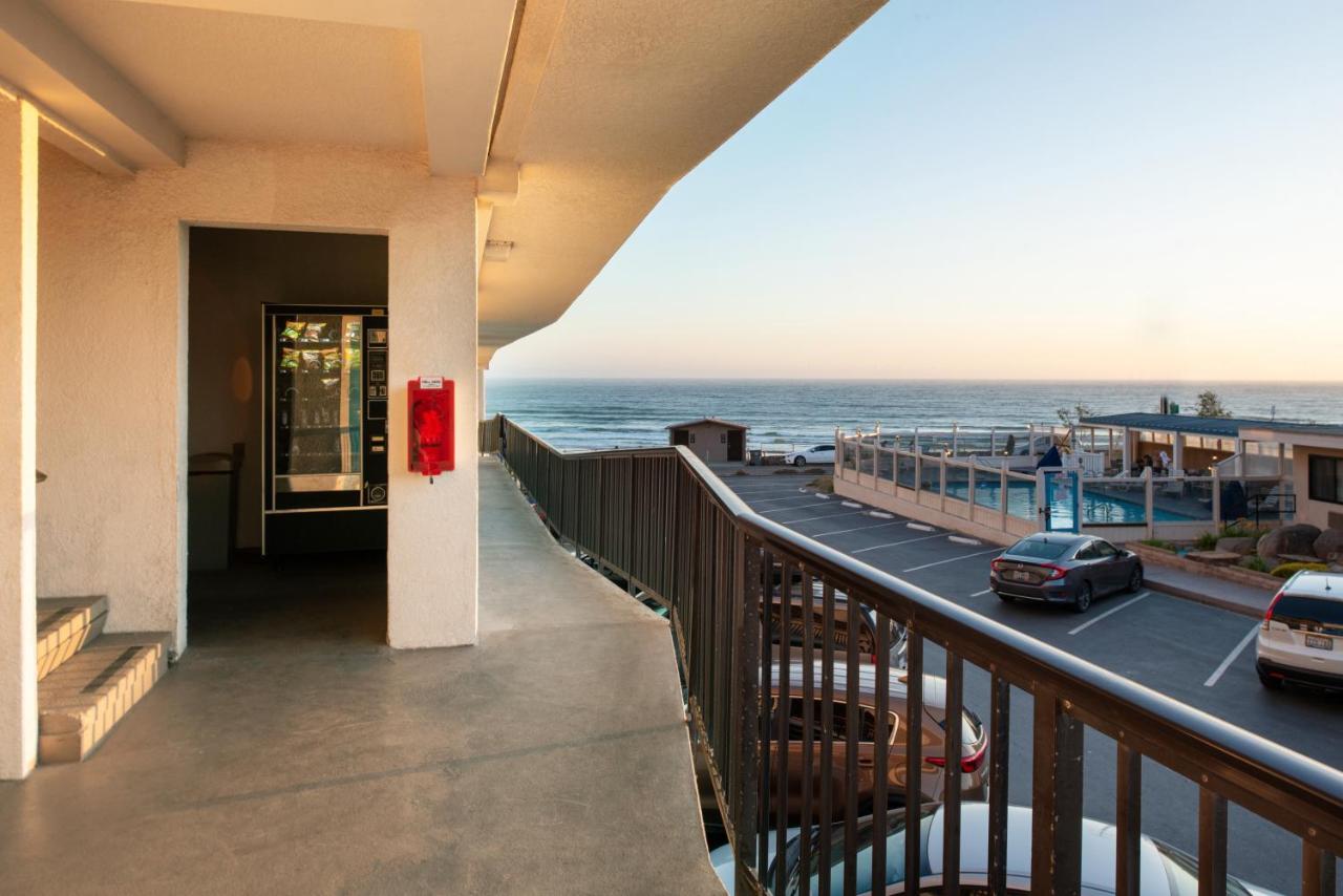  | Edgewater Inn and Suites