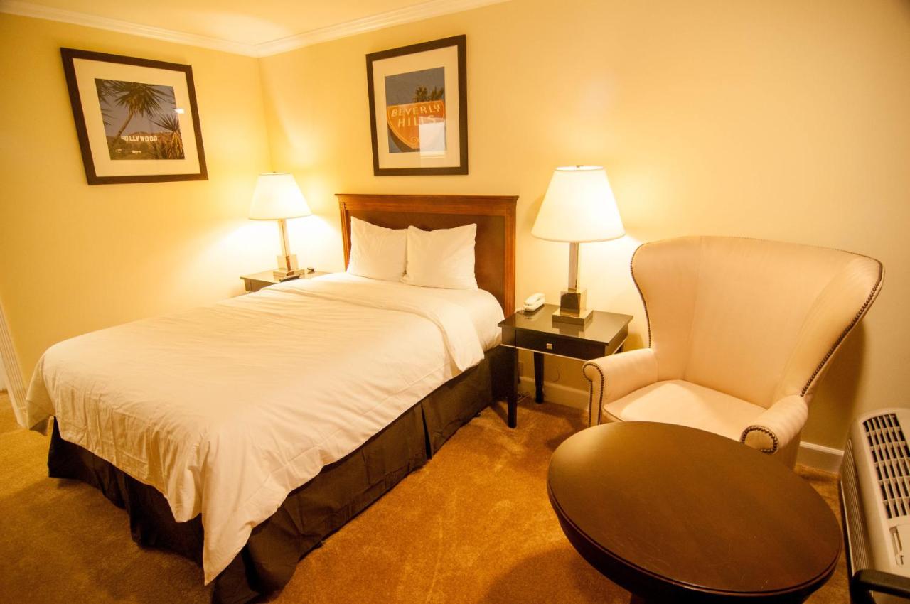 Deluxe Queen Room at Bokai Garden Hotel