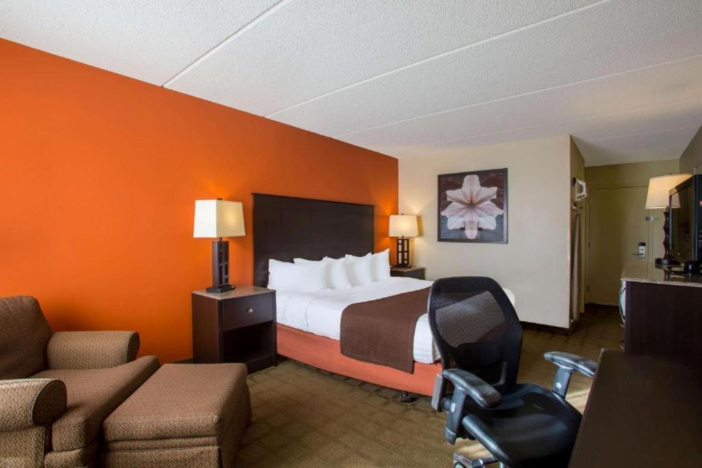 Superior Single Room at Riverfront Hotel