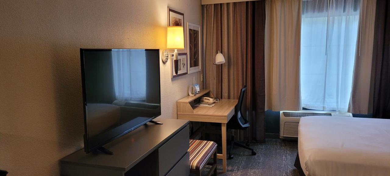 King Room- Non Smoking at Country Inn & Suites by Radisson, Canton, GA