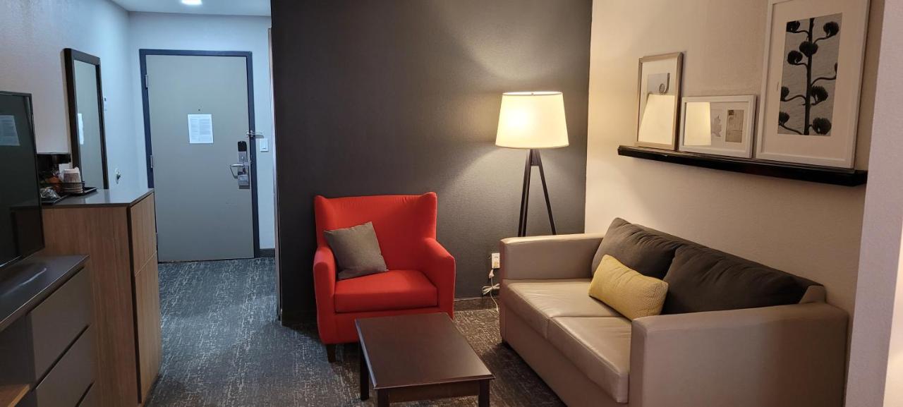 Executive King Suite at Country Inn & Suites by Radisson, Canton, GA