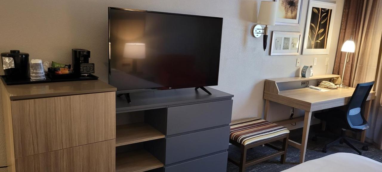 King Room- Non Smoking at Country Inn & Suites by Radisson, Canton, GA