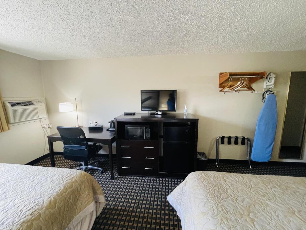 Double Room with Two Double Beds - Non-Smoking at Super 8 by Wyndham Clear Lake