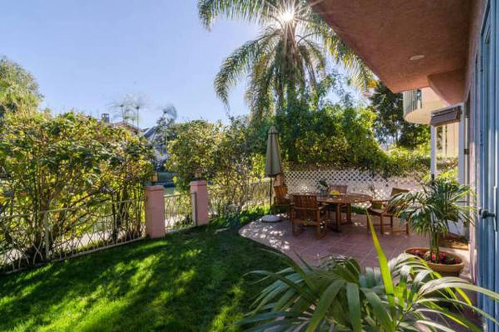  | Villa 3 bedrooms on Venice Beach Canal.