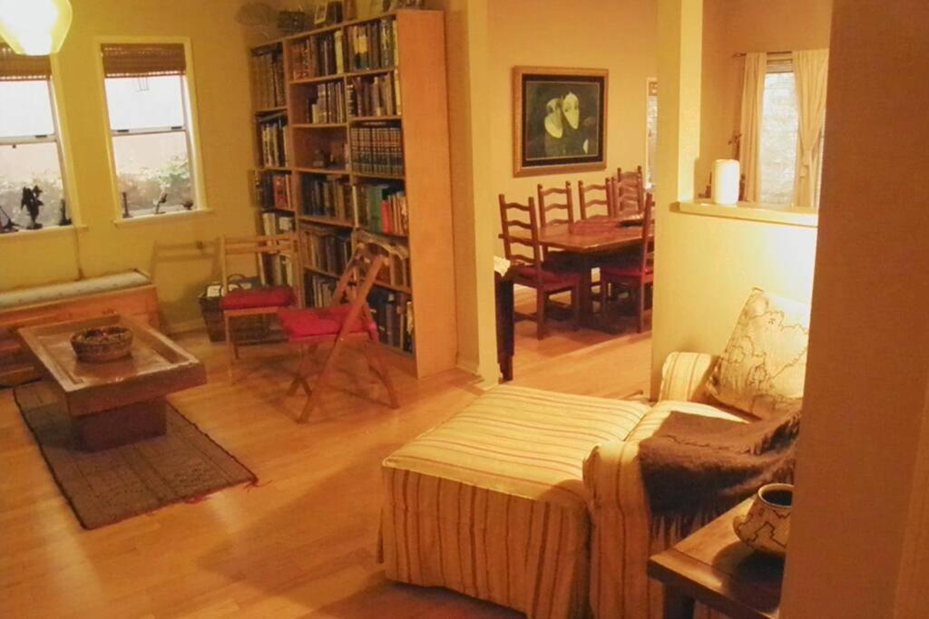  | Villa 3 bedrooms on Venice Beach Canal.
