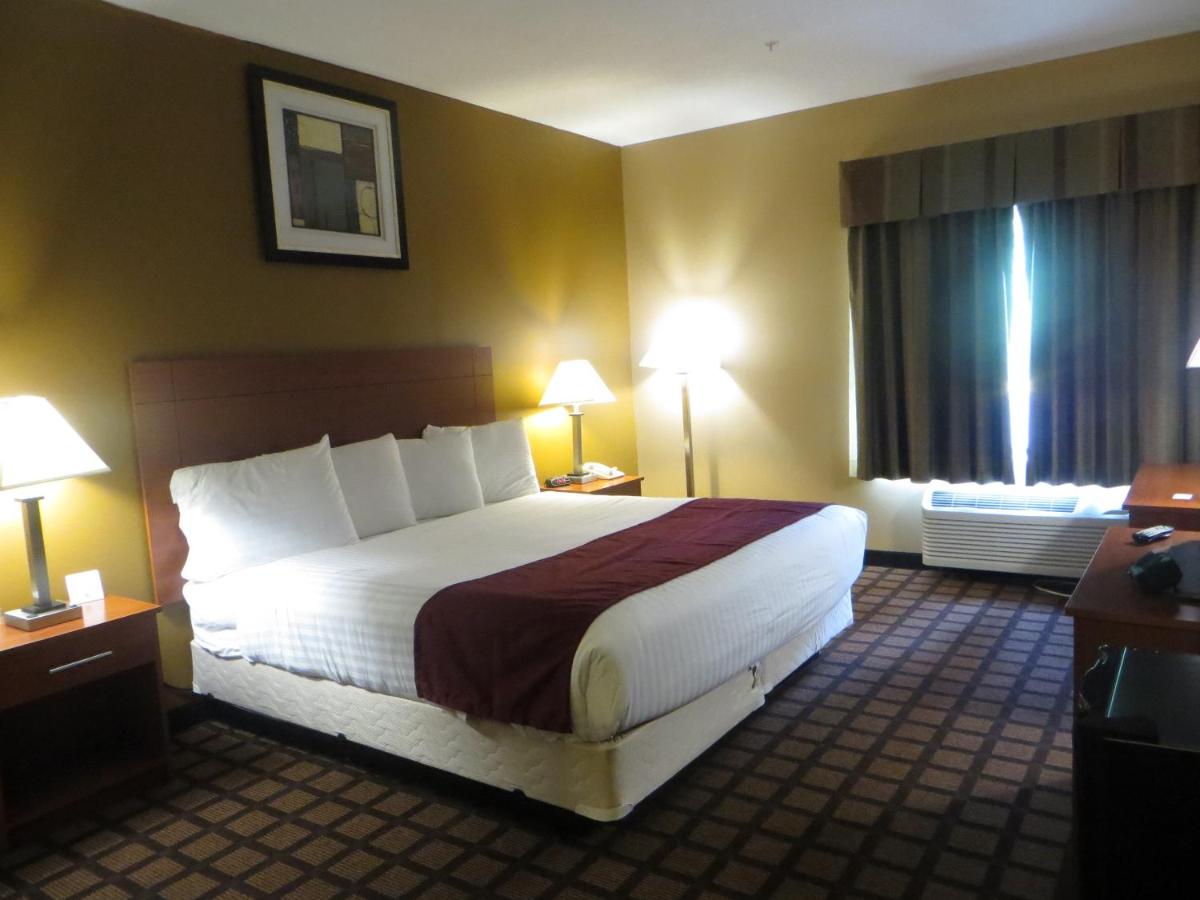 Deluxe King Studio Suite - Non-Smoking at Baymont by Wyndham New Buffalo