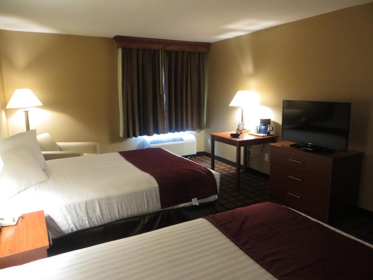 Queen Room with Two Queen Beds - Non-Smoking at Baymont by Wyndham New Buffalo