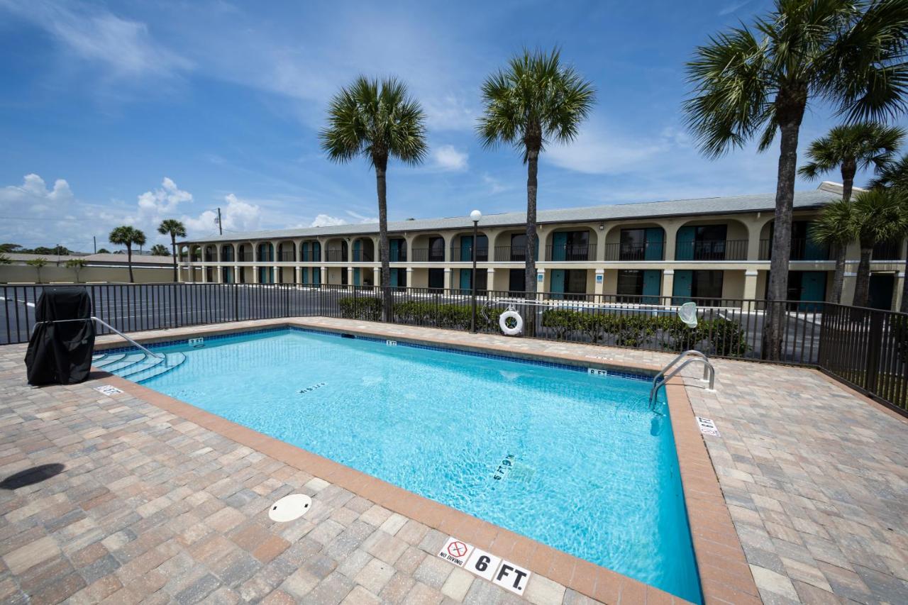  | Ocean Breeze Inn