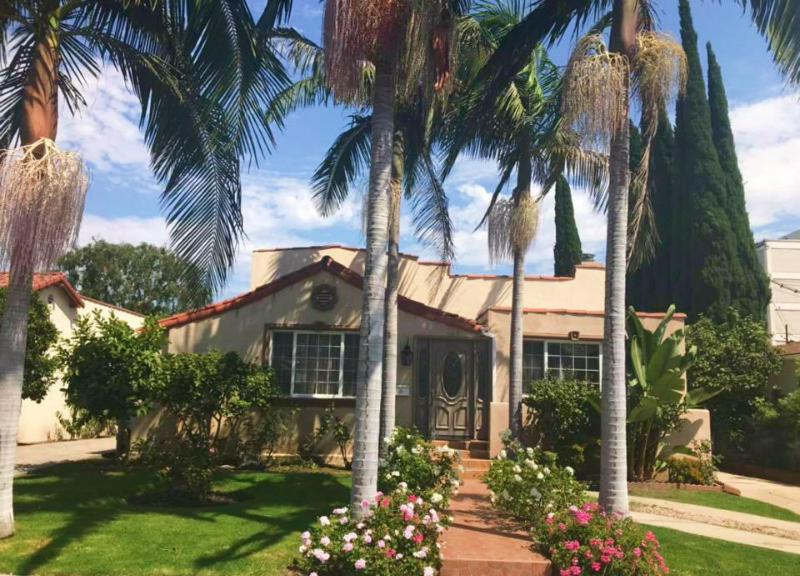  | COZY 2 BEDROOM GUESTHOUSE IN BEVERLY HILLS