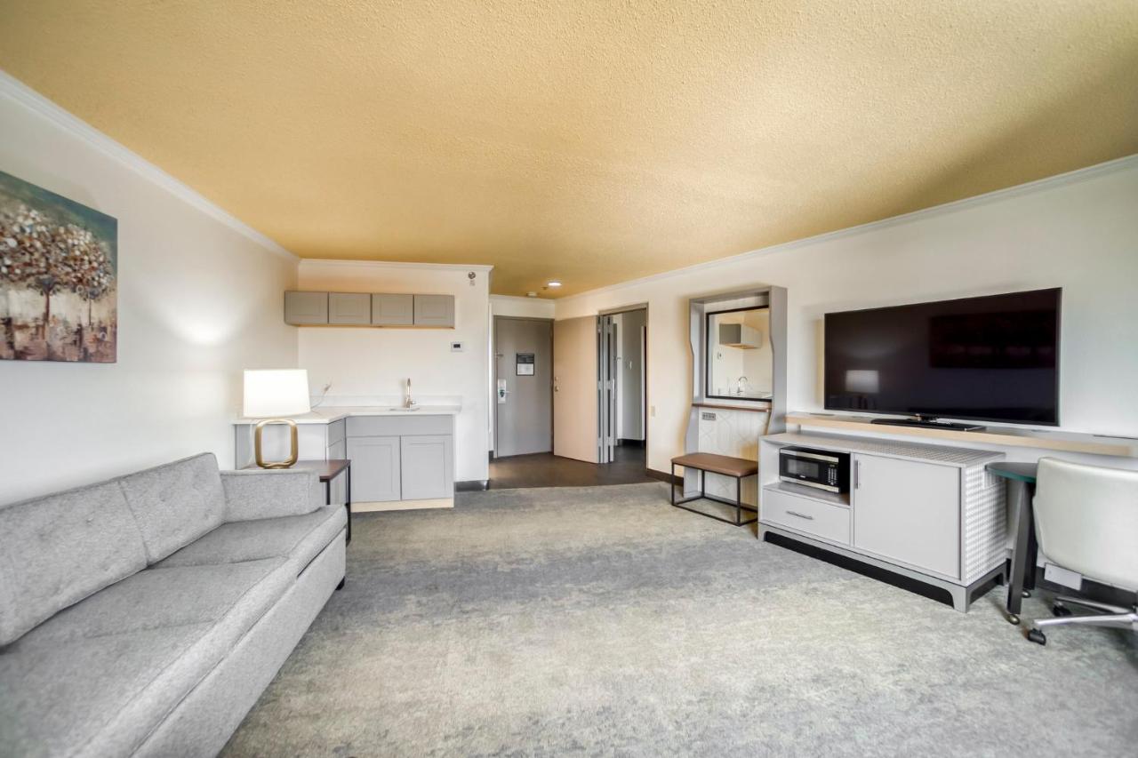 | Holiday Inn Mobile Downtown Historic District, an IHG Hotel