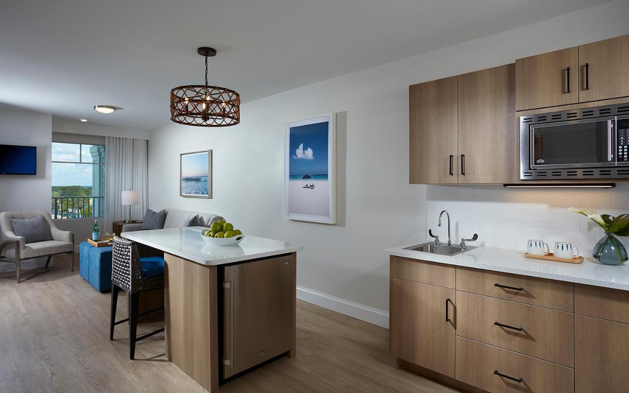 Superior Suite with Sea View at The Pointe Hotel