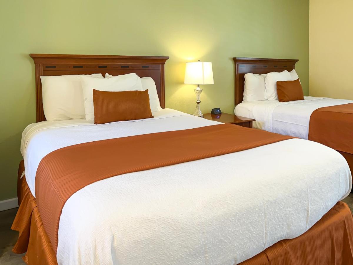 Two Queen Beds - Non-Smoking at The Old West Inn