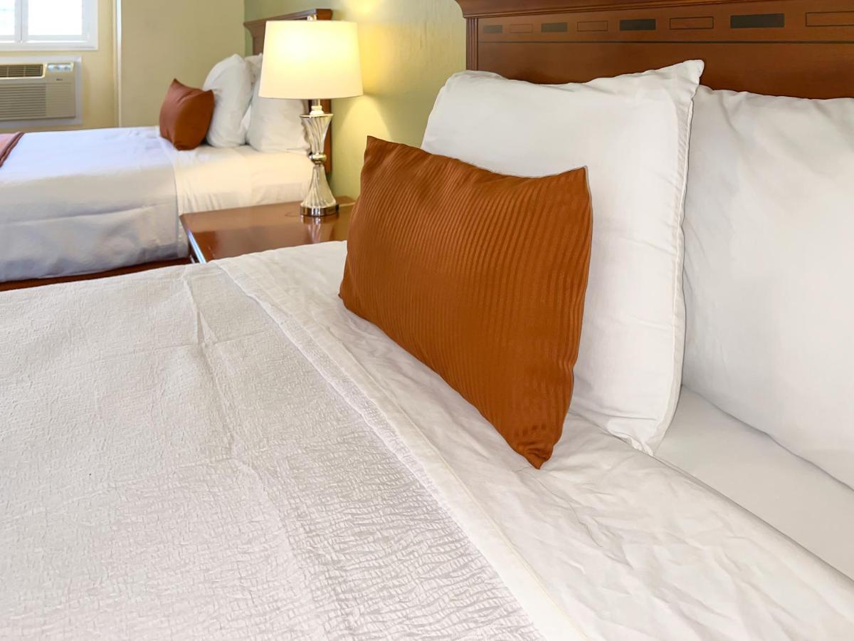 Two Queen Beds - Non-Smoking at The Old West Inn